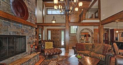 Kaunis Sunriver Lodge Koti astuu Deschutesiin