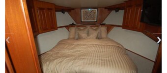 Romantic Getaway View the Boston Skyline, 10/15 minute drive to downtown.