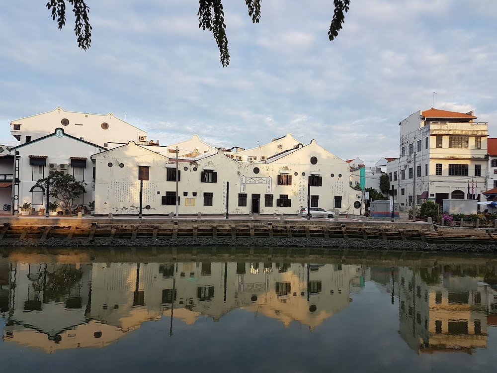 Heeren House by Signature Puzzle Hotel by null