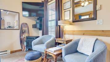 TV, fireplace, DVD player, books