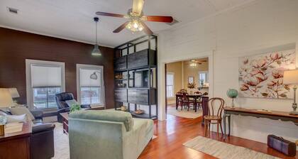 Charming Southern Bungalow Convenient to Savannah