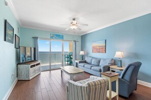 テレビ、DVD プレーヤー