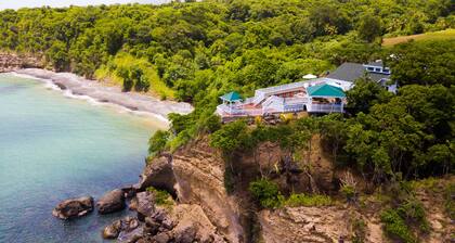 Between heaven and sea the Three Palms Beach Villa