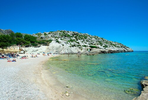 VILLA FAR- 15 MIN WALK TO THE BEACH