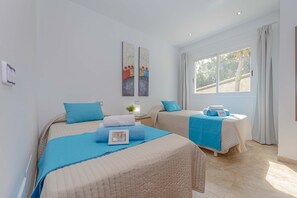 4 quartos, ferros/tábuas de passar roupa, Wi-Fi de cortesia