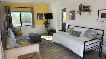 1 غرفة نوم ومكواة/لوح كي وواي فاي مجانًا وملاءات أسرّة