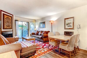 TV, fireplace, DVD player