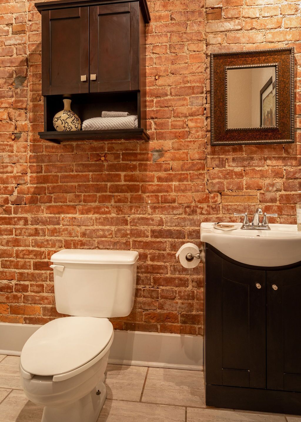 Dusch, hårtork, handdukar och tvål