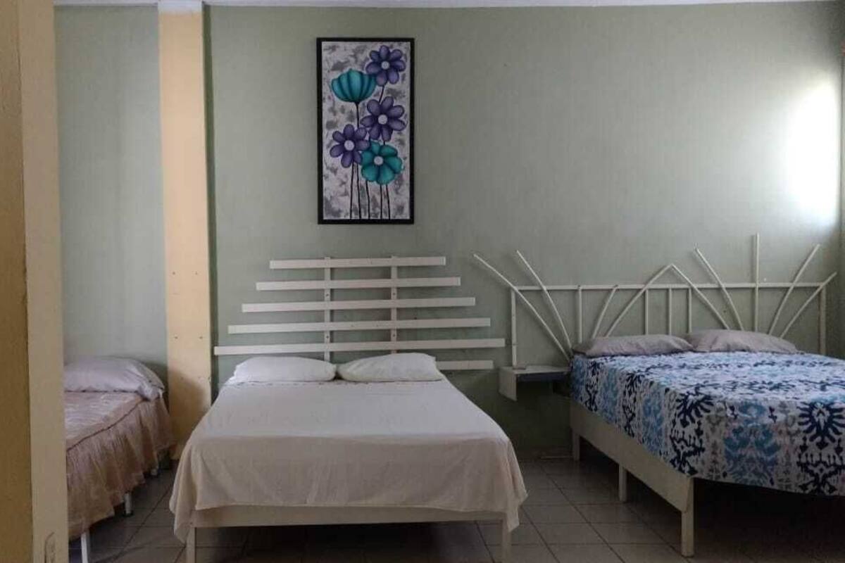 Family Room | Desk, WiFi (free)