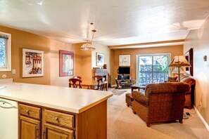 TV, fireplace, DVD player