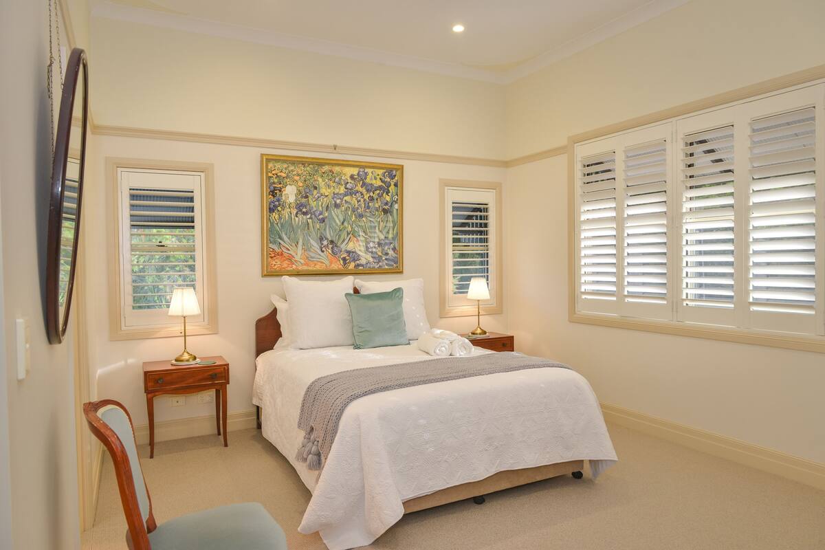 Premium bedding, soundproofing, free WiFi, bed sheets