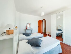 3 chambres, fer et planche à repasser, Wi-Fi