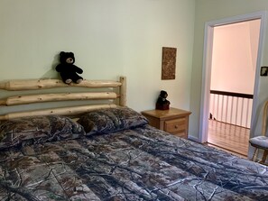 5 Schlafzimmer, Zimmersafe, Schreibtisch, Bügeleisen/Bügelbrett