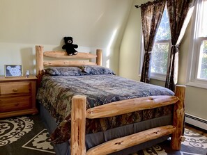 5 bedrooms, in-room safe, desk, iron/ironing board