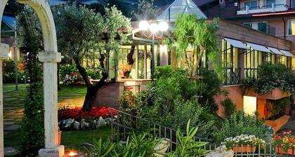 Amplia habitación cuádruple rodeada de vegetación cerca de Montecassino