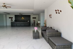 로비 좌석 공간