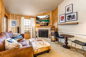 Televisio, takka, DVD-soitin