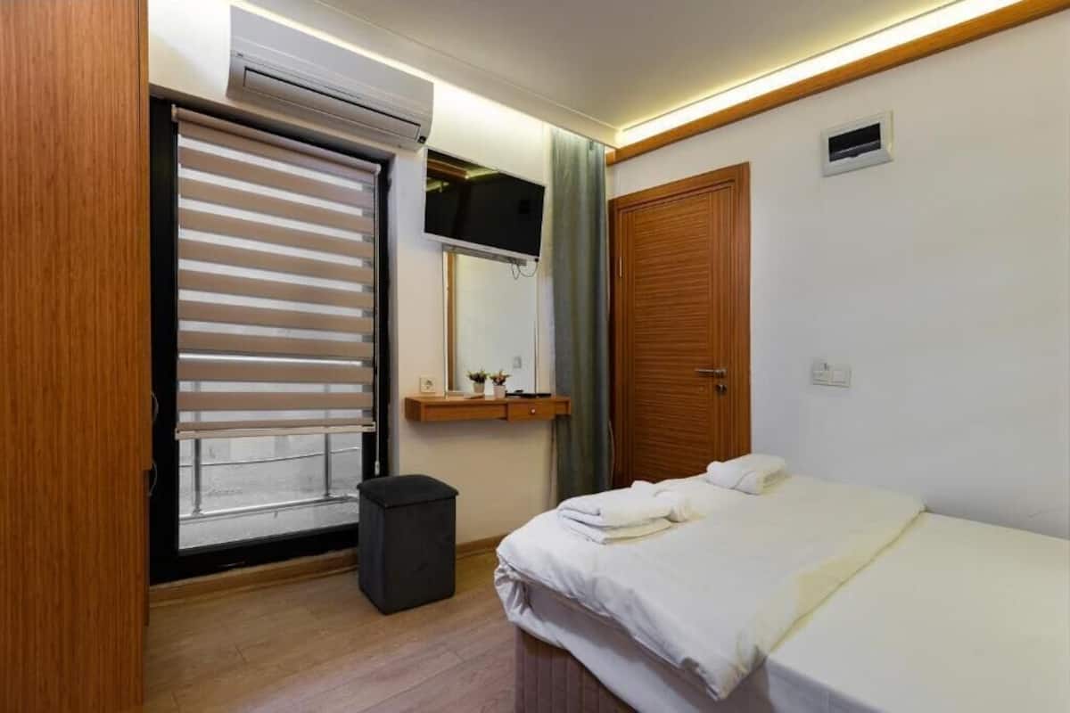 Minibar, in-room safe, soundproofing, iron/ironing board