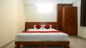 Basic Room | Individually furnished, free WiFi, bed sheets
