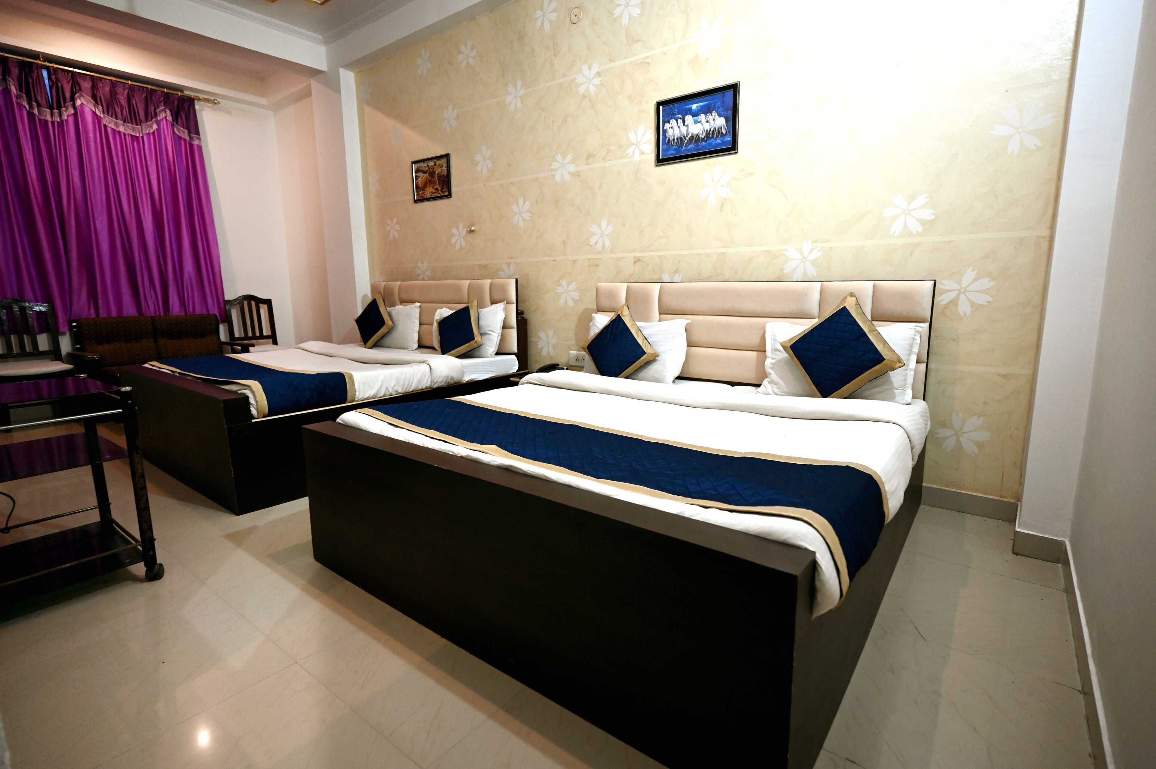 Quadruple Room | Individually furnished, free WiFi, bed sheets
