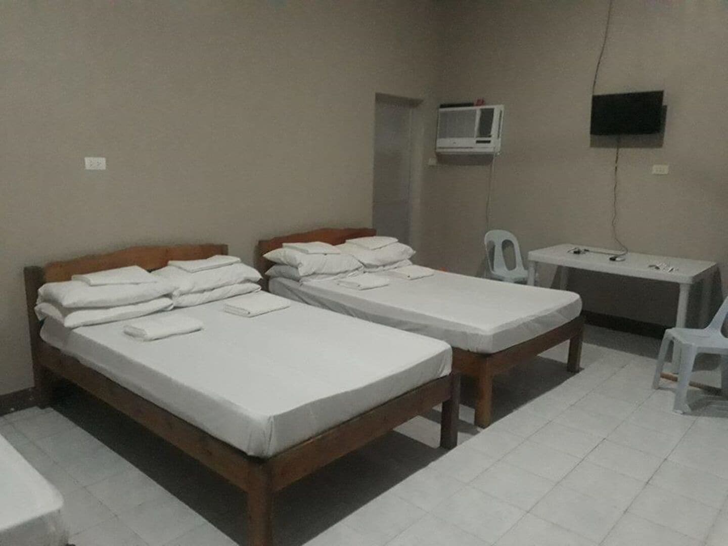 Wifi gratis y ropa de cama 