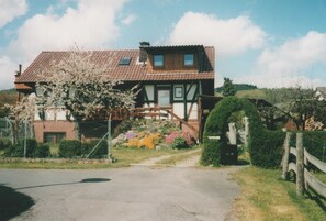 Unclassified image, 3 of 27, button