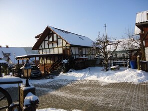 Unclassified image, 4 of 27, button