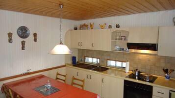 Fridge, microwave, oven
