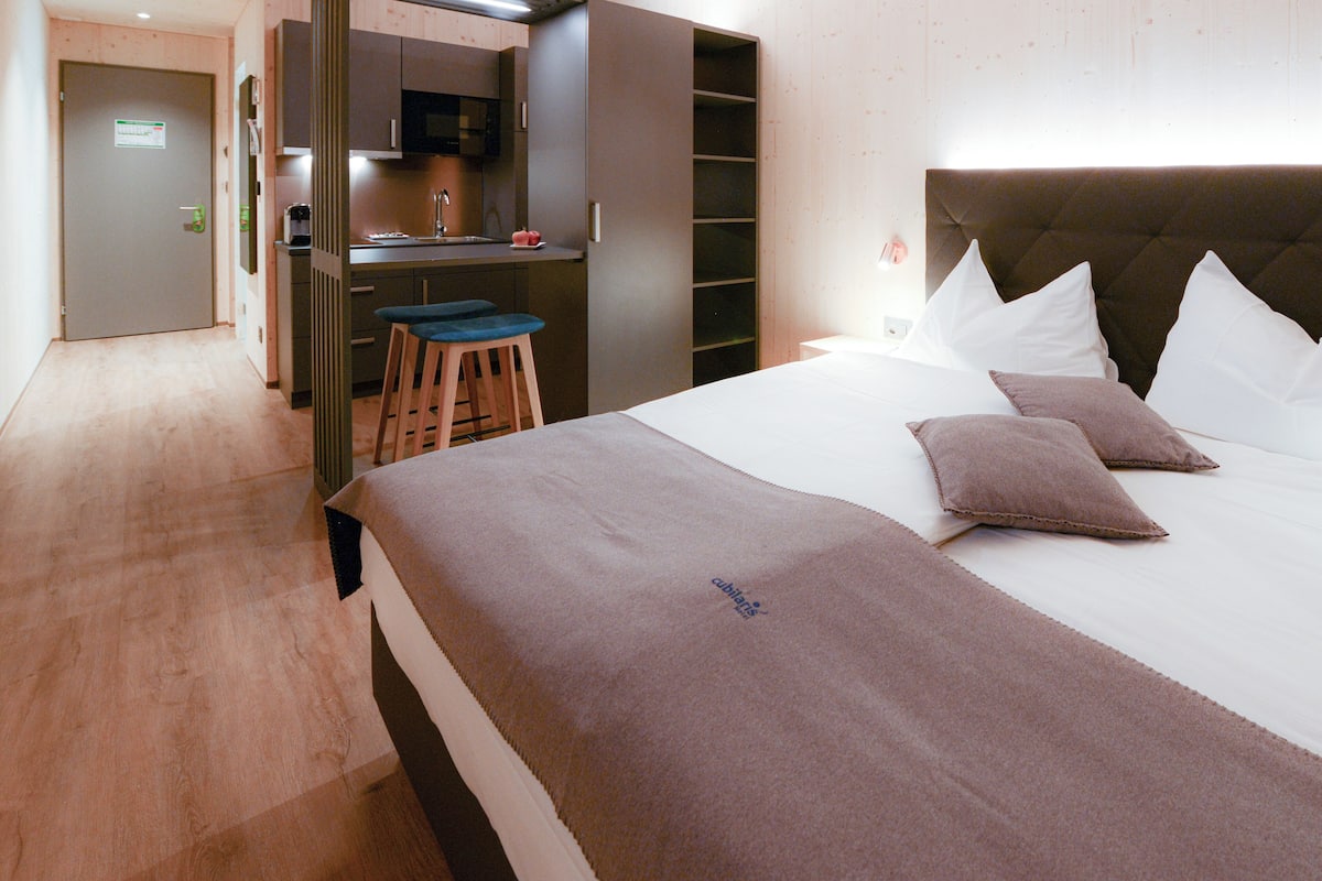Monolocale Superior | 1 camera, biancheria da letto ipoallergenica, una cassaforte in camera