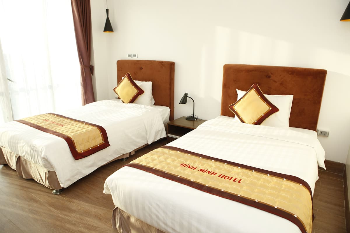 Executive-værelse til 3 personer | Senge med madrasser af memory foam, minibar, skrivebord, gratis Wi-Fi