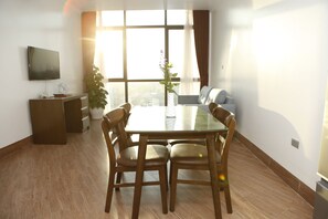 Deluxe Studio, Kitchenette | In-room dining - Binh Minh Hotel (Duy Tien)