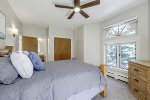 Unclassified image, 3 of 41, button - Townhome ~ 4 Mi to Beaver Creek & 8 Mi to Vail! (Avon)