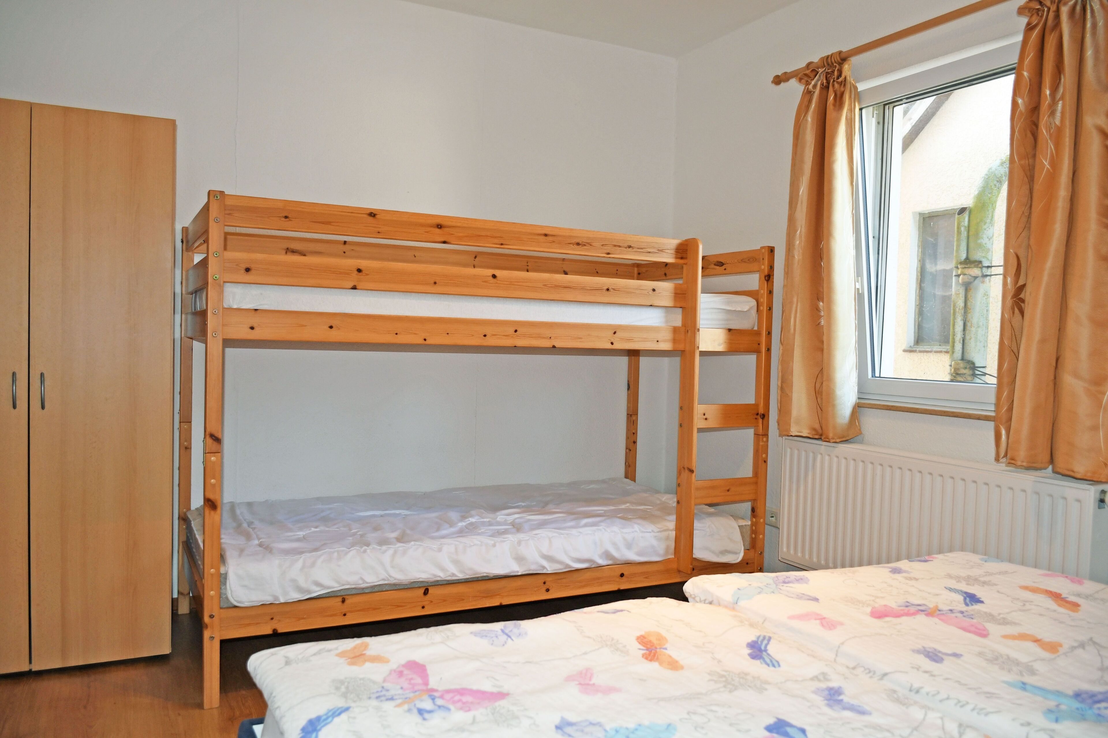 2 habitaciones, cuna de viaje, wifi y ropa de cama 