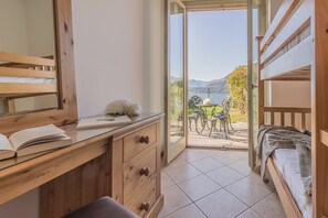 2 chambres, fer et planche Ă repasser, Wi-Fi gratuit, draps fournis