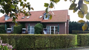 Unclassified image, 3 of 18, button