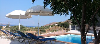 Troyan Hill Type Mais Νο 2, Garden, Panoramic View & Pool da 2 a 5 adulti