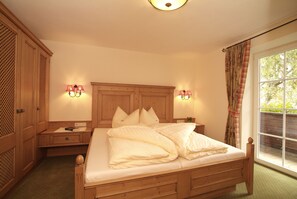 1 bedroom, in-room safe, WiFi, bed sheets