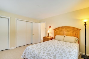 2 bedrooms, internet, bed sheets