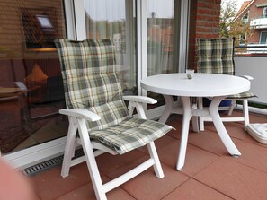 Unclassified image, 5 of 10, button