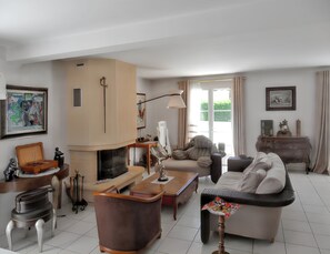 TV, fireplace, DVD player, stereo