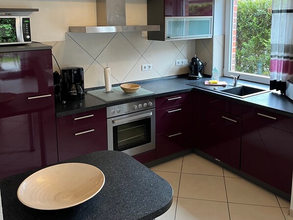 Fridge, microwave, oven, dishwasher - Hermes 1 - 70011 (Wangerland)