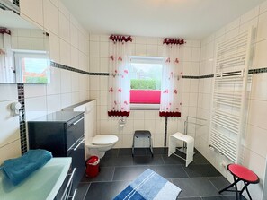 Unclassified image, 5 of 11, button