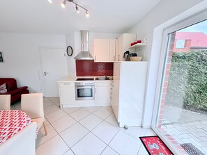 Unclassified image, 4 of 11, button