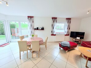 Unclassified image, 3 of 11, button