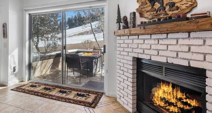 Ski Bear Get Away by Destination Big Bear : Beautiful Townhouse! Walking Distance to Bear Mtn! Walk to Hiking!