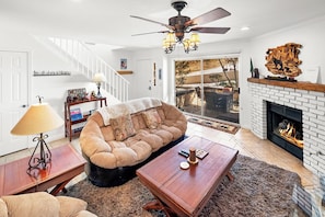 TV, fireplace, DVD player