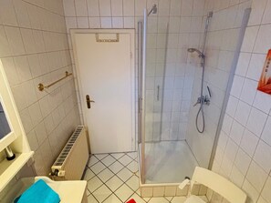 صورة غير مصنفة، 4 من 13، زرّ