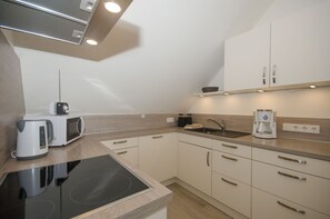 Unclassified image, 4 of 24, button