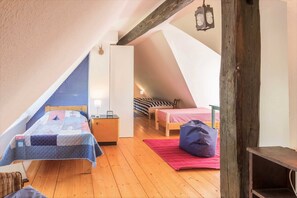 3 chambres, lit parapluie, Wi-Fi, draps fournis