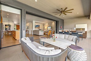 TV, fireplace, stereo